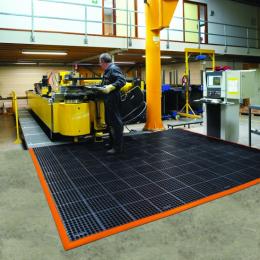 Tapis ergonomique antidérapant  Dim : 970 x 3150 mm